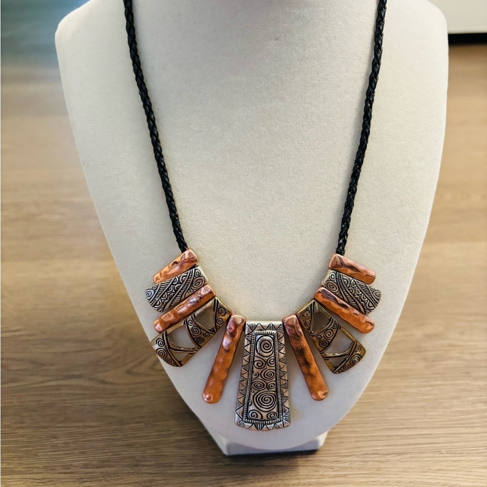 Elegant Copper and Silver Necklace - Picture 2 of 3